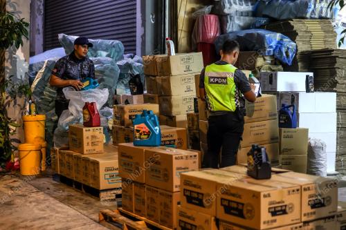 OPERASI MINYAK ENJIN TIRUAN