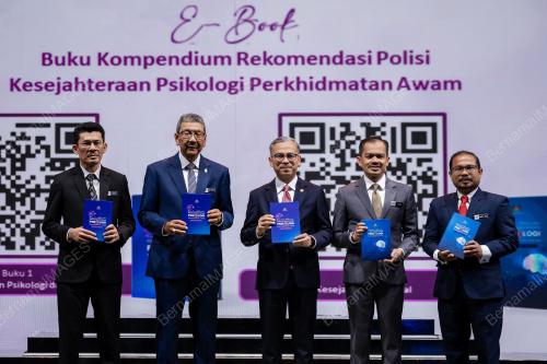 DATUK FAHMI FADZIL