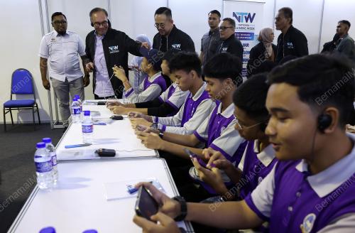 DATUK SERI ANWAR IBRAHIM