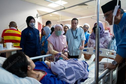 DATUK SERI DR WAN AZIZAH WAN ISMAIL