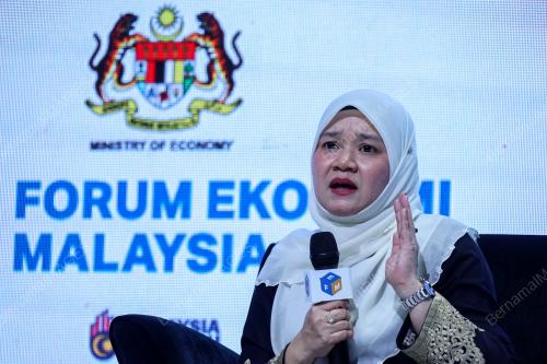 FADHLINA SIDEK