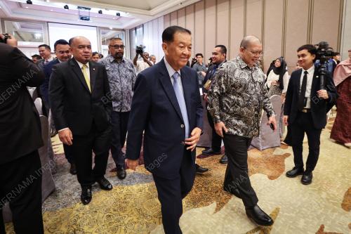 TAN SRI JOHARI ABDUL