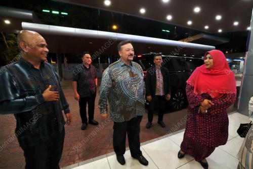 DATUK SERI AMIR HAMZAH AZIZAN