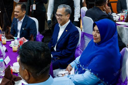 DATUK FAHMI FADZIL