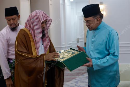 DATUK SERI ANWAR IBRAHIM