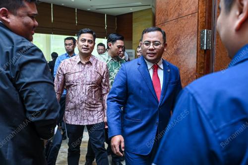 DATUK SERI AMIRUDIN SHARI