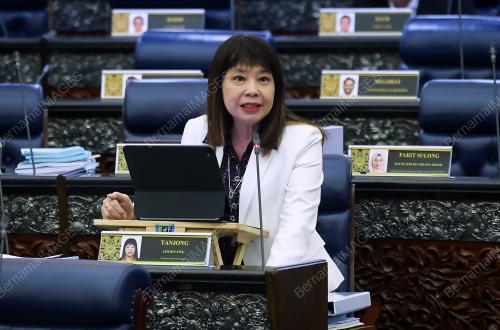 LIM HUI YING