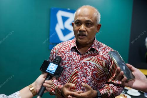 DATUK DR M NOOR AZMAN TAIB