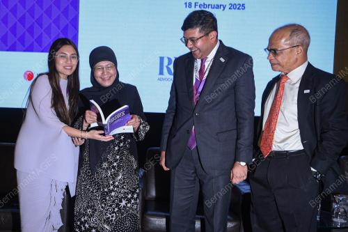 TUN TENGKU MAIMUN TUAN MAT