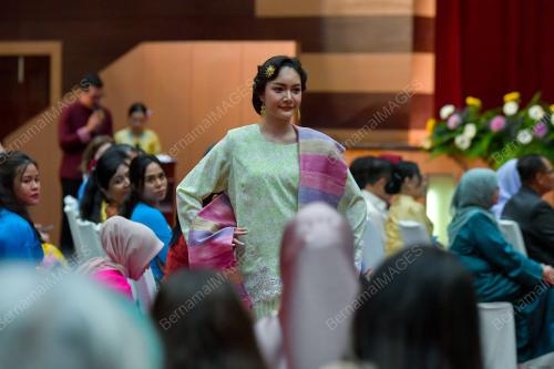 ALC FASHION GALA THREADING ASEAN UNITY