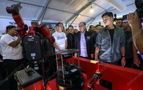 DATUK SERI ANWAR IBRAHIM