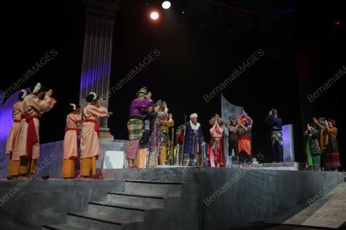 TEATER SIREH BERTEPUK PINANG MENARI