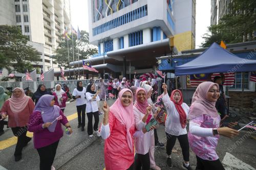 BRISK WALK BERSAMA BENITA