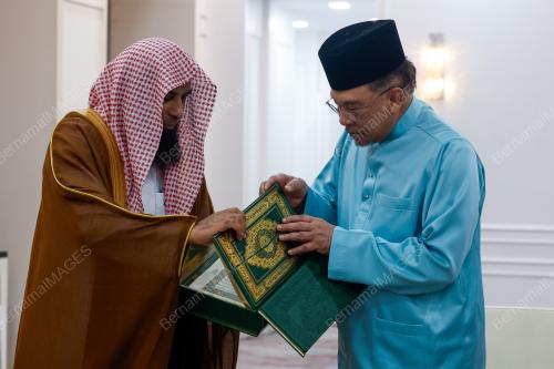 DATUK SERI ANWAR IBRAHIM