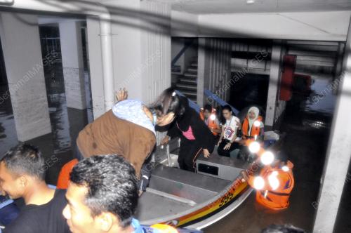 BANJIR KILAT