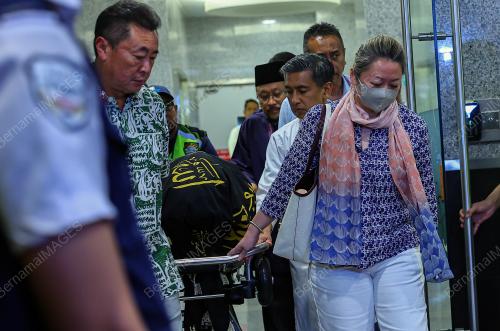 ALLAHYARHAM TUN ABDULLAH AHMAD BADAWI