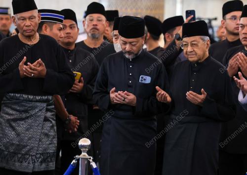 TUN DR. MAHATHIR MOHAMAD