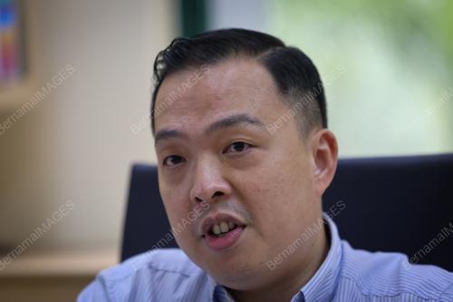 DR LIM CHONG WEI