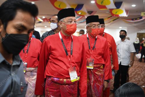 DATUK SERI ISMAIL SABRI YAAKOB