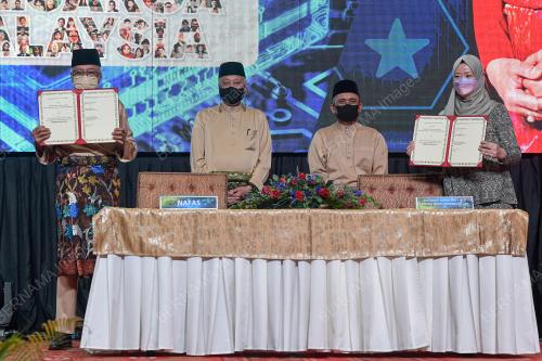 DATUK SERI ISMAIL SABRI YAAKOB