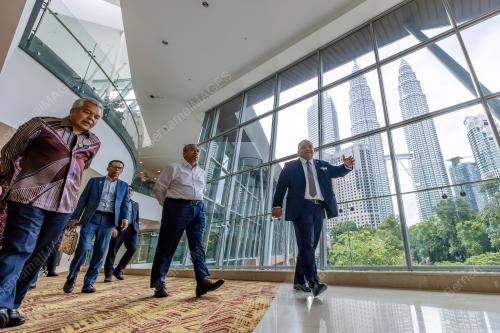 TAN SRI SHAMSUL AZRI ABU BAKAR