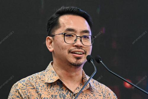 HANIZ NAZLAN