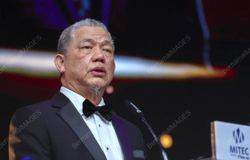 DATUK SERI FADILLAH YUSOF