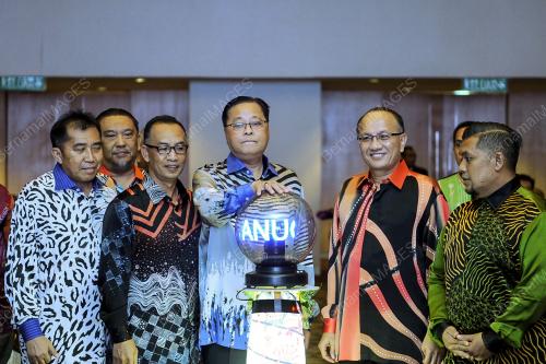 KL94_07122016_GIATMARA