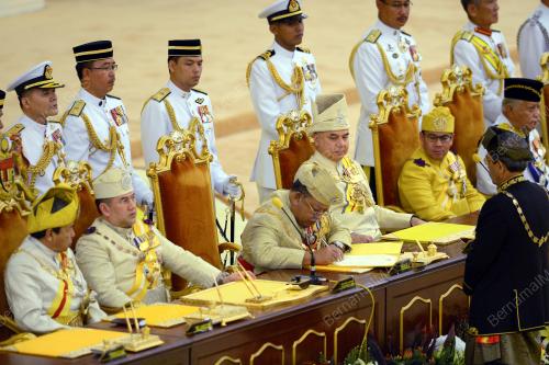 KL94_13122016_AGONG