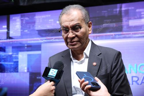 DATUK SERI DR DZULKEFLY AHMAD
