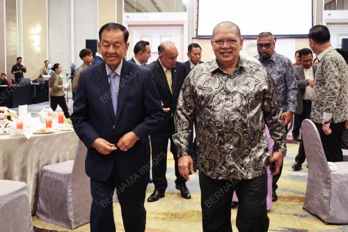 TAN SRI JOHARI ABDUL