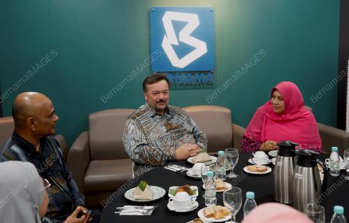 DATUK SERI AMIR HAMZAH AZIZAN