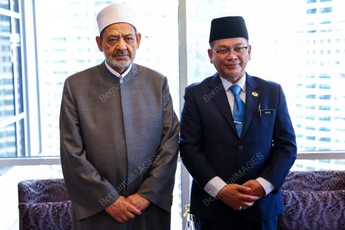 DATUK DR MOHD NA'IM MOKHTAR