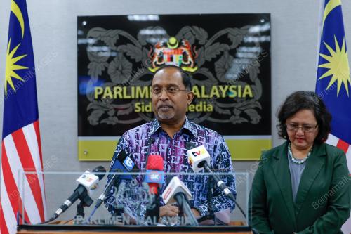 SENATOR DATUK SERI DR ZAMBRY ABDUL KADIR