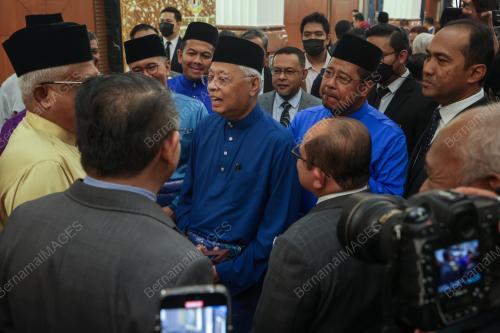 DATUK SERI ISMAIL SABRI YAAKOB