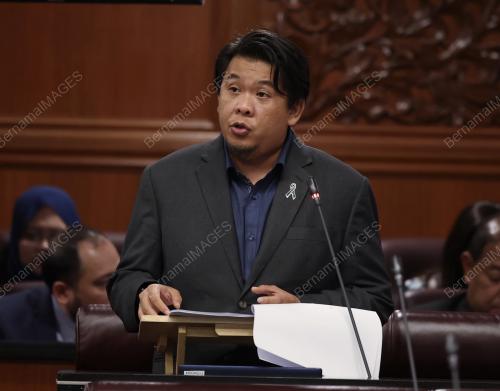 DATUK LUKANISMAN AWANG SAUNI