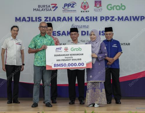 DATUK DR MOHD NA'IM MOKTAR