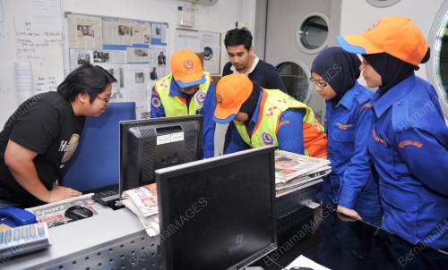 KL96_11042012_GEMPA