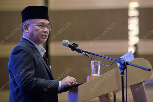 DATUK DR MOHD NAIM MOKHTAR