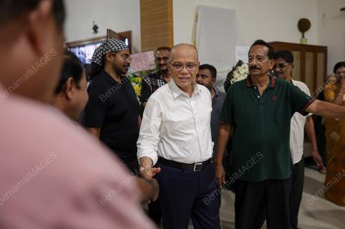 DATUK SERI WAN ROSDY WAN ISMAIL