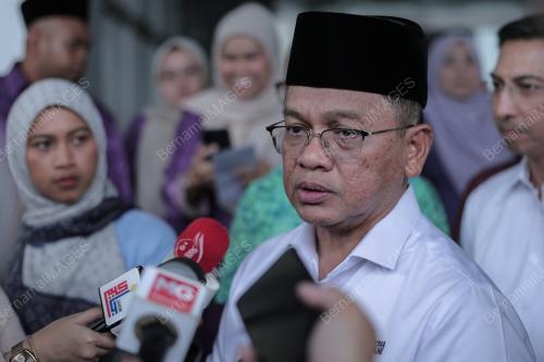 DATUK DR MOHD NA'IM MOKTAR