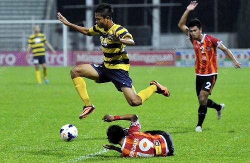 KL96_21092013_BOLA