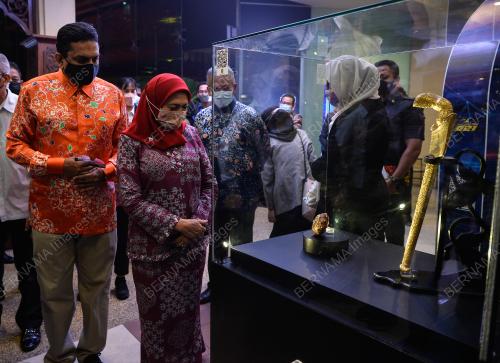 DATUK SERI NANCY SHUKRI