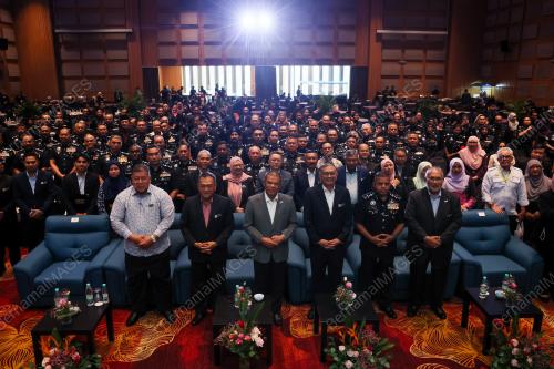 DATUK SERI SAIFUDDIN NASUTION ISMAIL