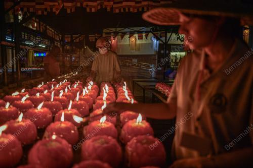 MALAM HARI WESAK