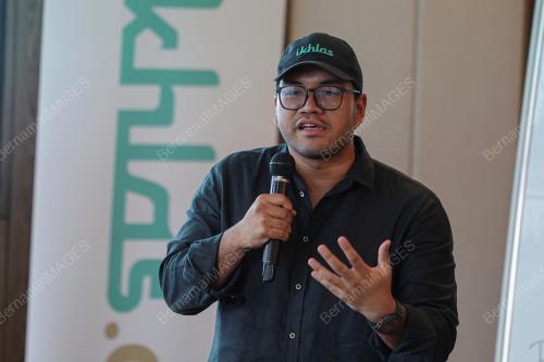 IKHLAS KAMARUDIN