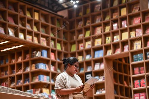 HARI BUKU DAN HAK CIPTA SEDUNIA