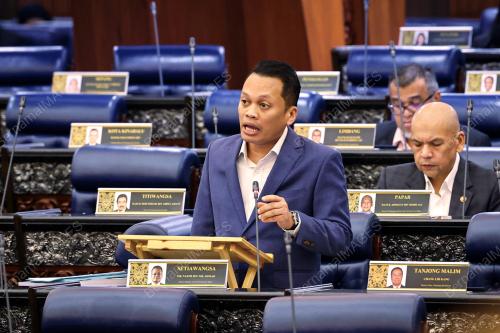 NIK NAZMI NIK AHMAD