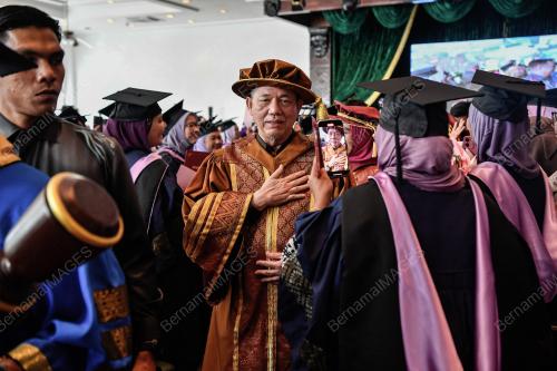 DATUK SERI FADILLAH YUSOF