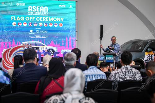 TENGKU DATUK SERI ZAFRUL ABDUL AZIZ